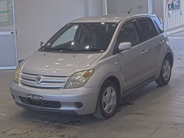 TOYOTA IST