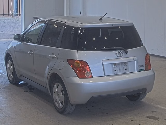 TOYOTA IST