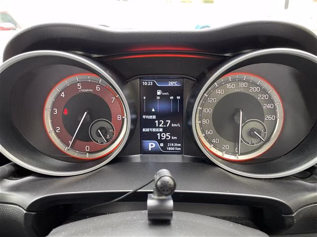 SUZUKI SWIFT