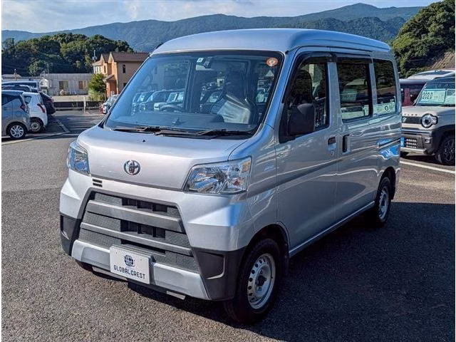 TOYOTA PIXIS VAN