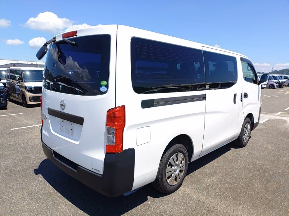 NISSAN NV350 CARAVAN