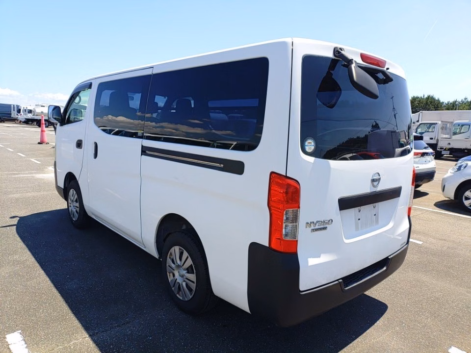 NISSAN NV350 CARAVAN