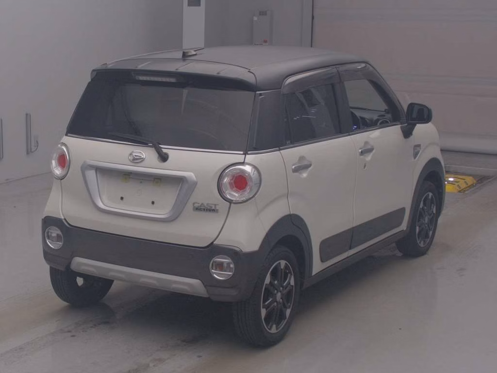 DAIHATSU CAST