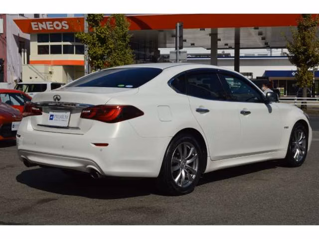 NISSAN FUGA
