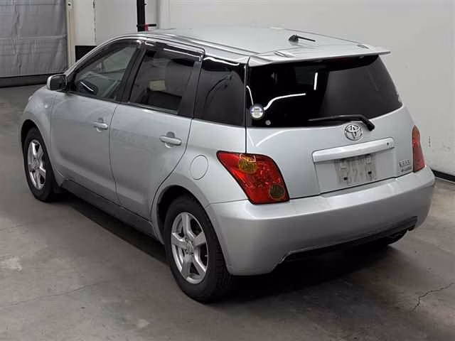 TOYOTA IST