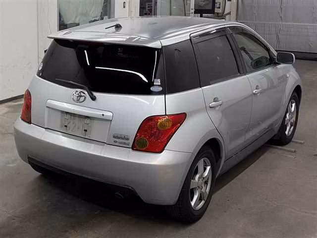 TOYOTA IST