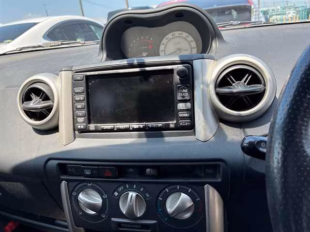 TOYOTA IST