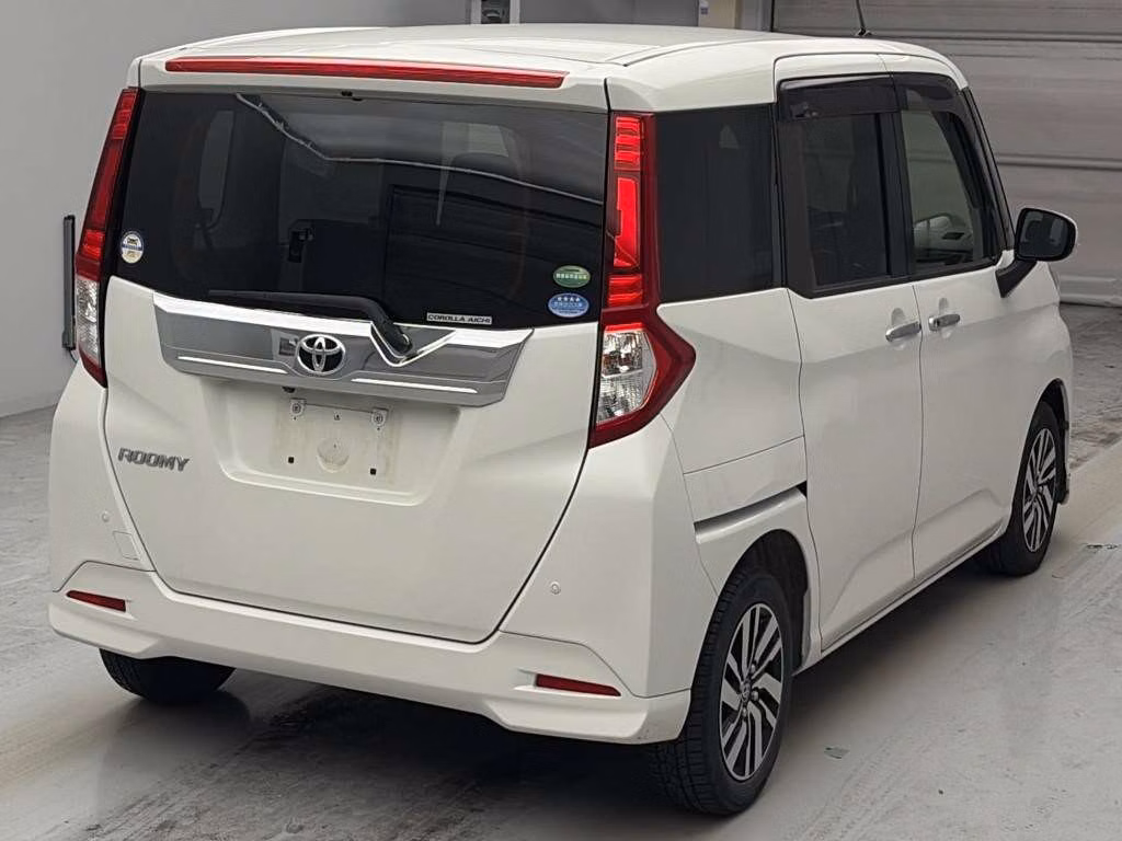 TOYOTA ROOMY