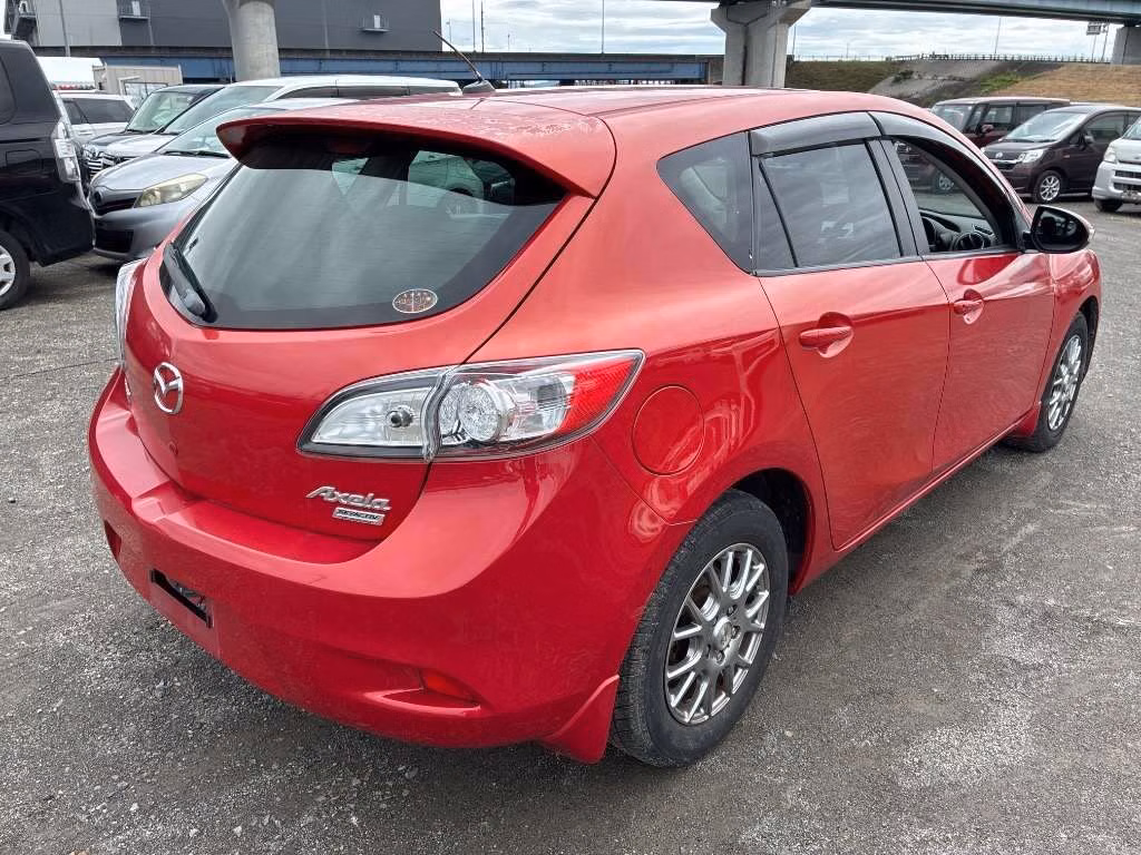 MAZDA AXELA