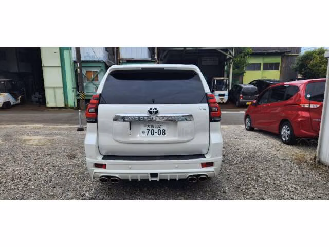 TOYOTA LAND CRUISER PRADO