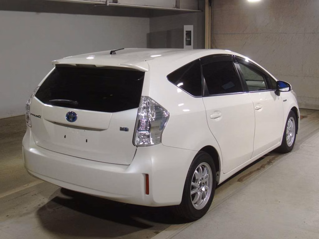 TOYOTA PRIUS ALPHA