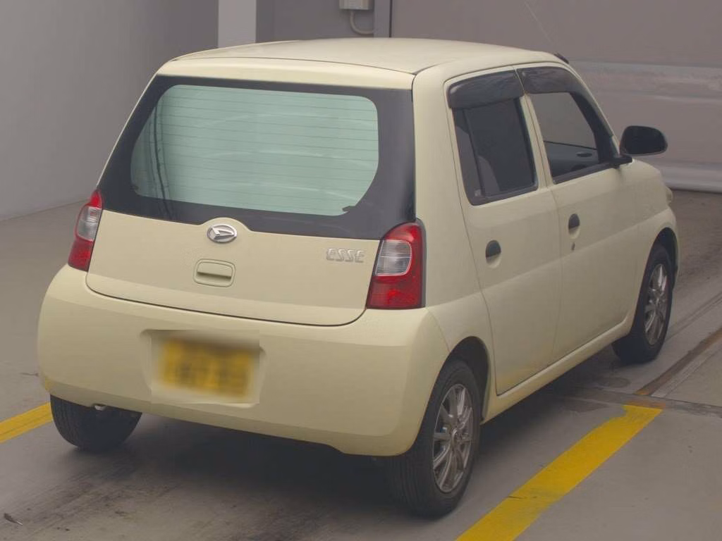 DAIHATSU ESSE
