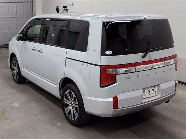 MITSUBISHI DELICA D:5
