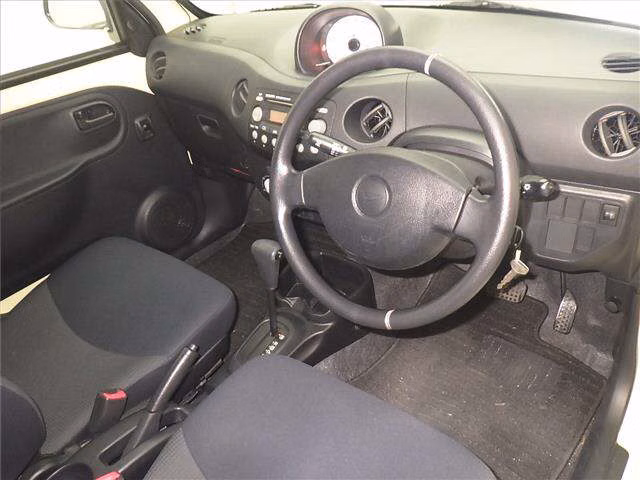 DAIHATSU ESSE