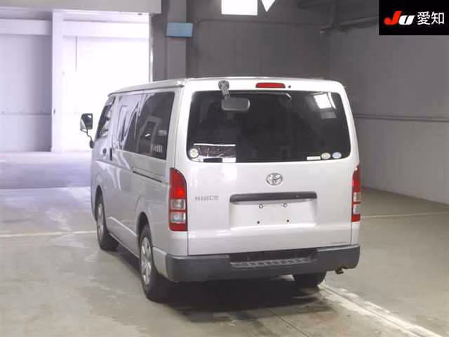 TOYOTA REGIUS ACE