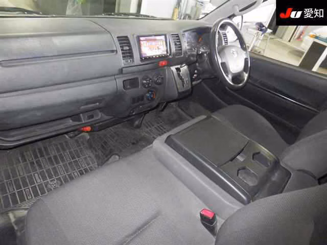 TOYOTA REGIUS ACE