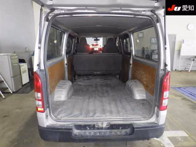 TOYOTA REGIUS ACE