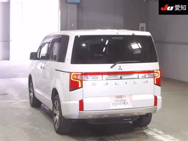 MITSUBISHI DELICA D:5