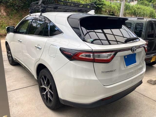 TOYOTA HARRIER