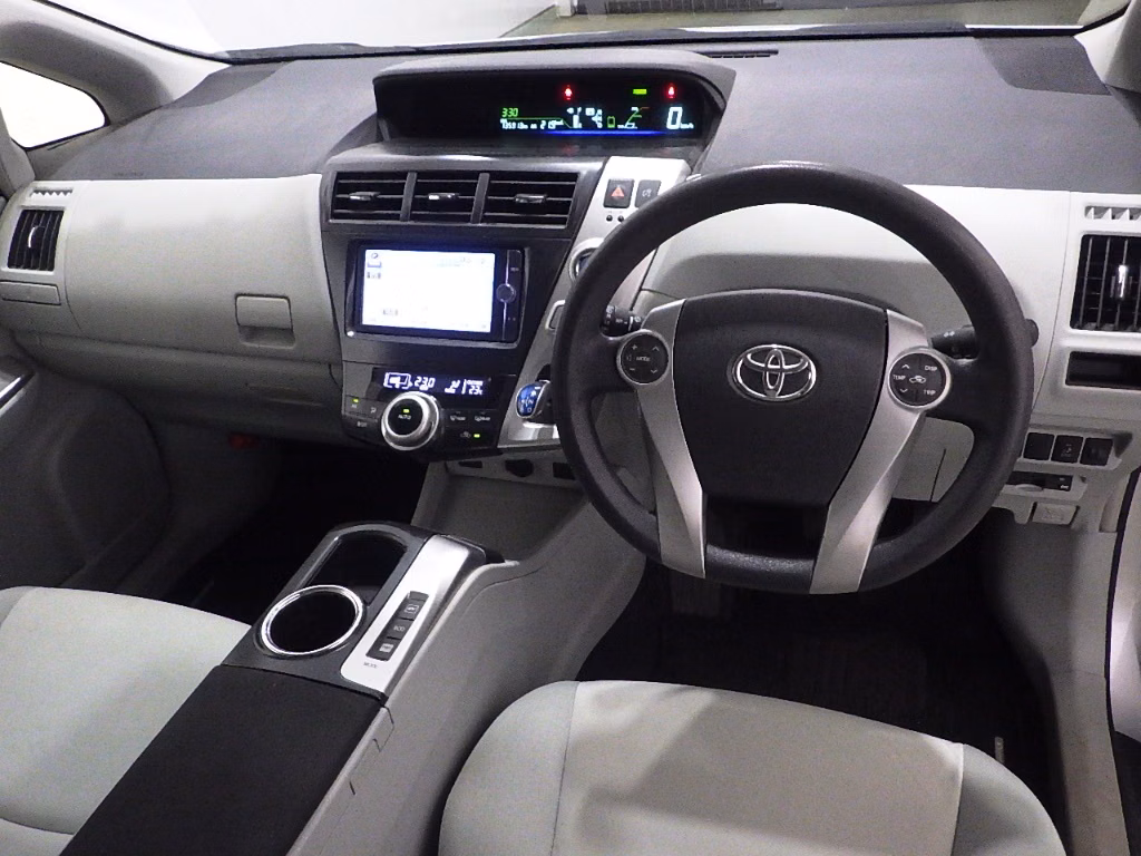TOYOTA PRIUS ALPHA