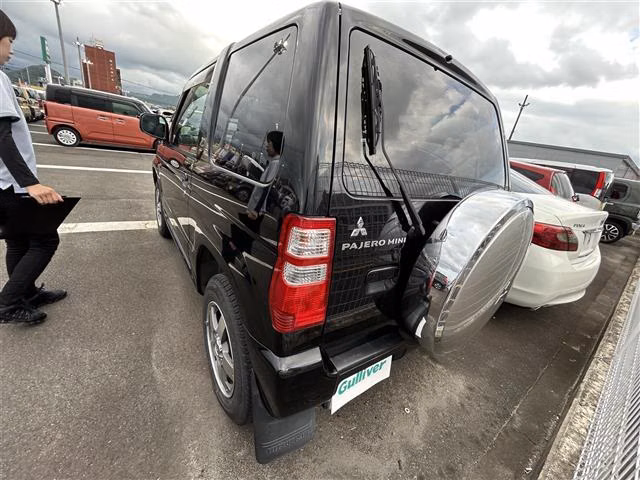 MITSUBISHI PAJERO MINI