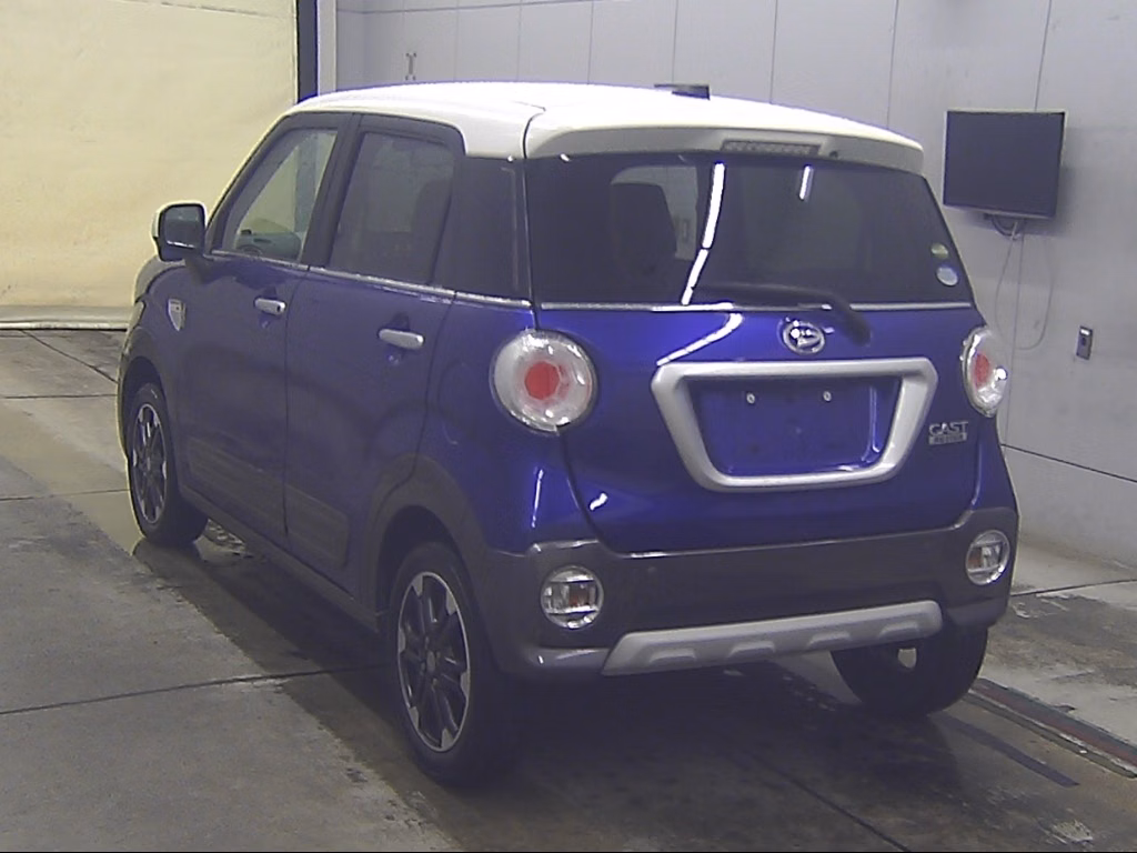 DAIHATSU CAST