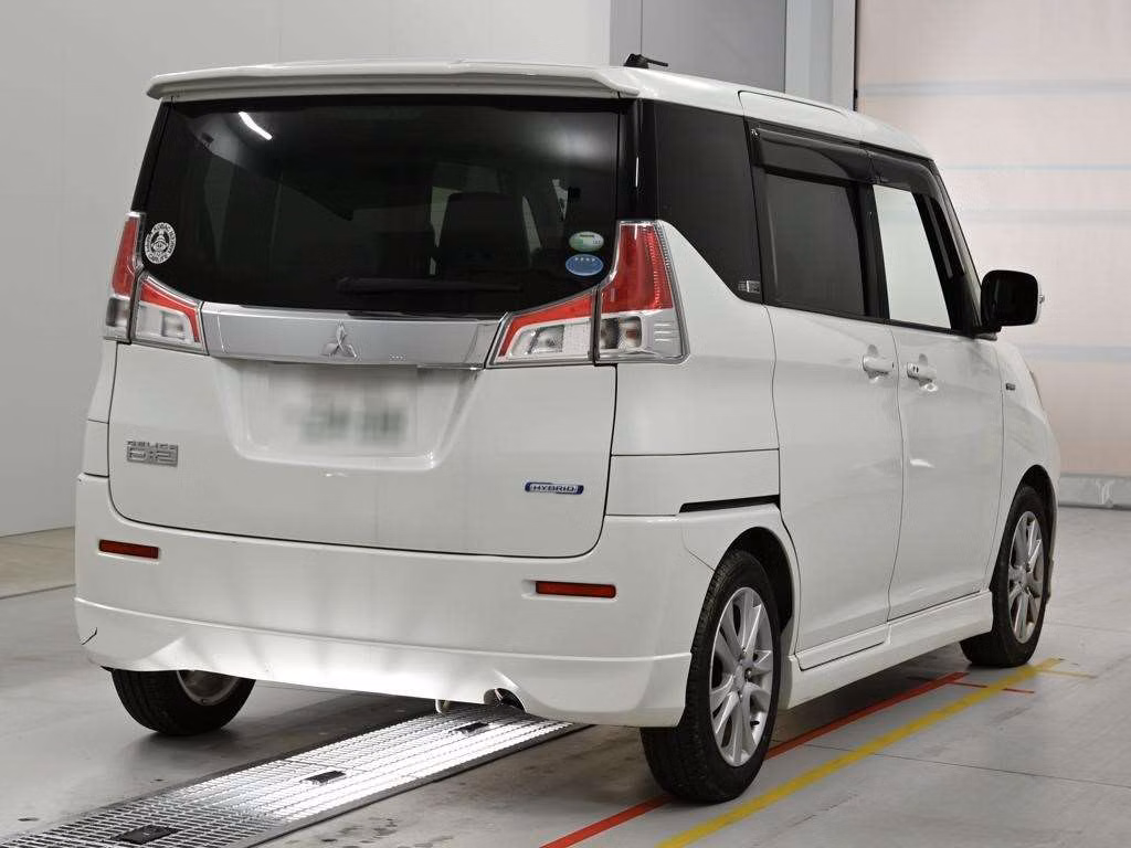 MITSUBISHI DELICA D:2