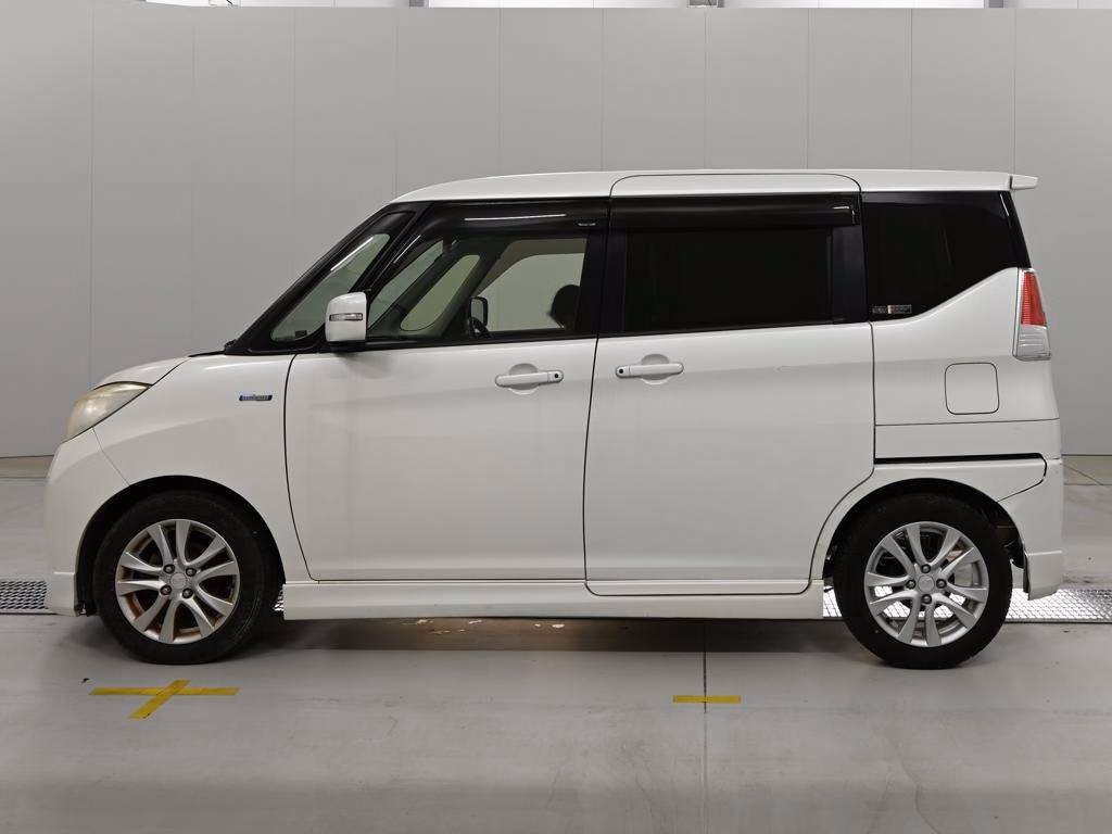 MITSUBISHI DELICA D:2