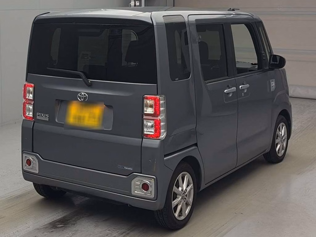 TOYOTA PIXIS MEGA