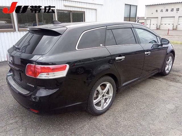 TOYOTA AVENSIS