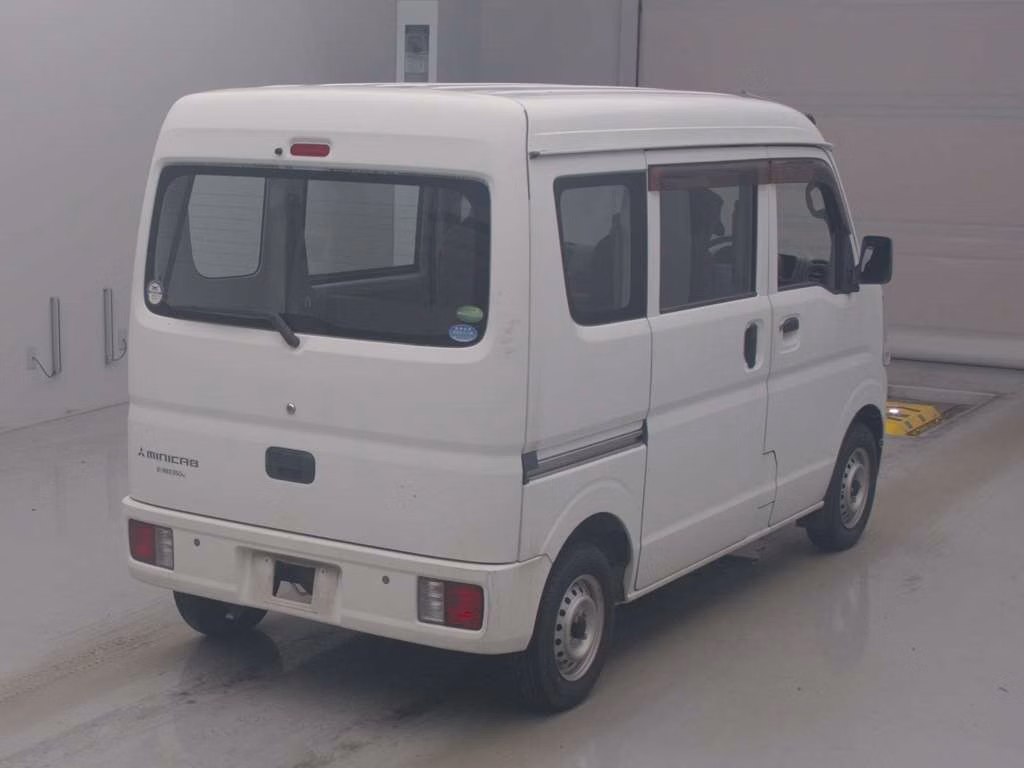 MITSUBISHI MINICAB