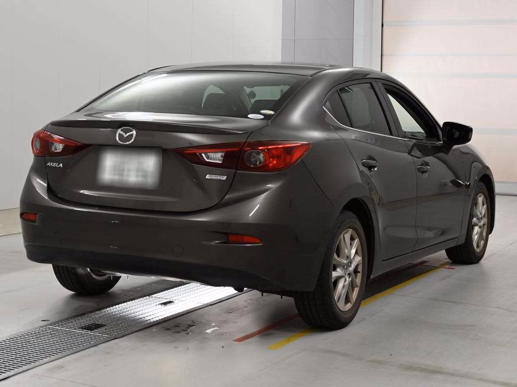 MAZDA AXELA