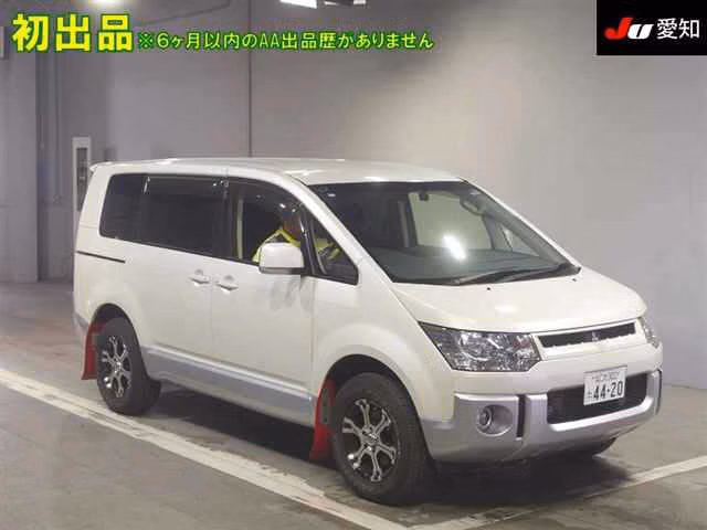 MITSUBISHI DELICA D:5