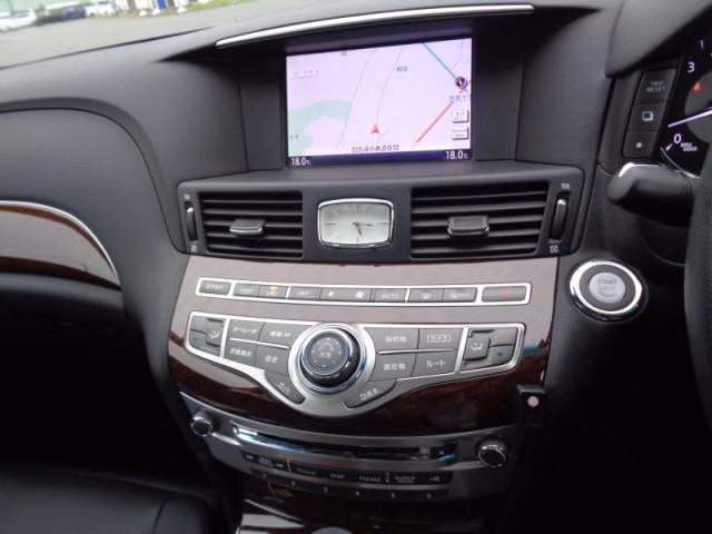 NISSAN FUGA