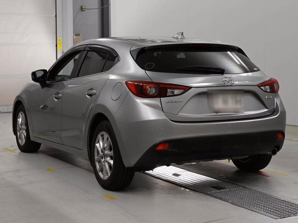 MAZDA AXELA