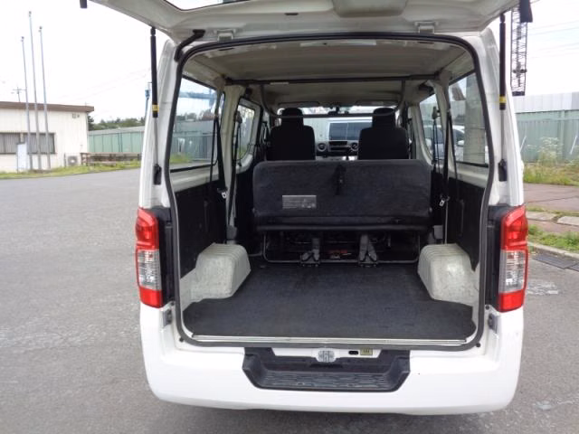 NISSAN NV350 CARAVAN