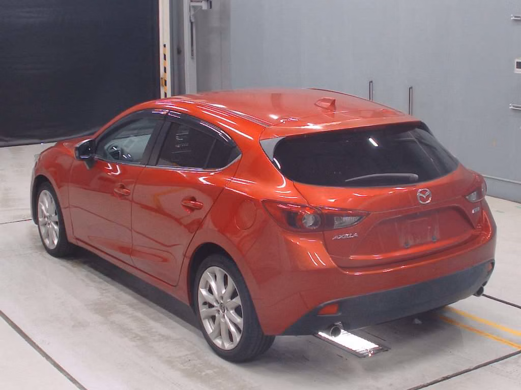 MAZDA AXELA