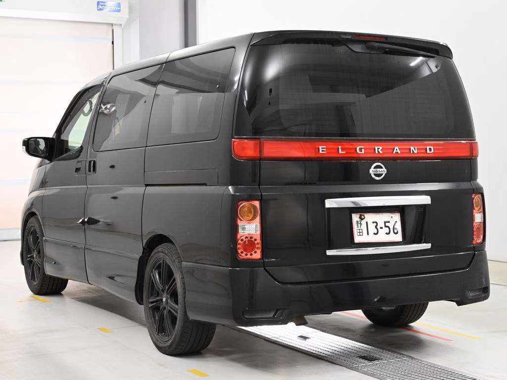 NISSAN ELGRAND