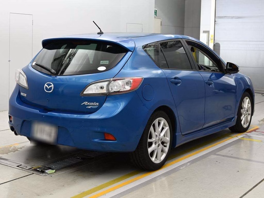 MAZDA AXELA