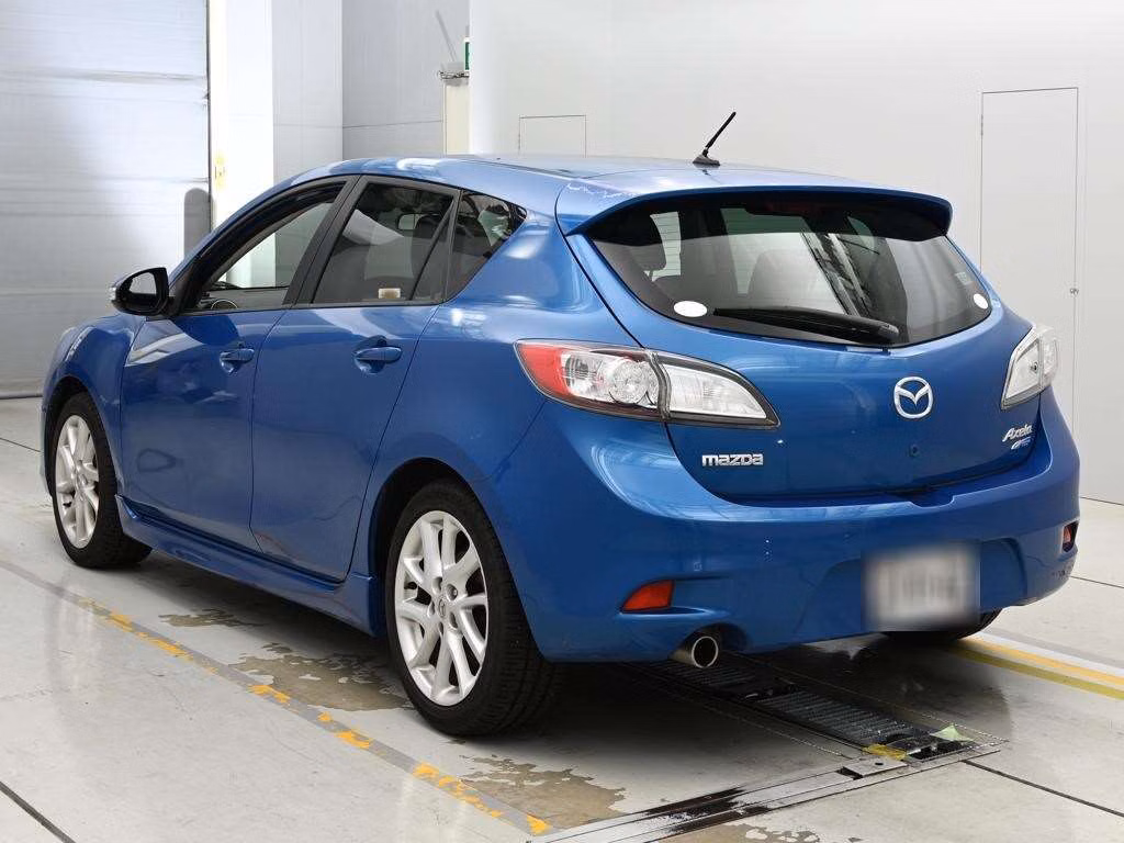 MAZDA AXELA