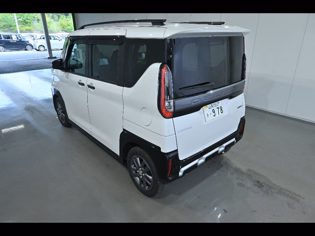 MITSUBISHI DELICA MINI