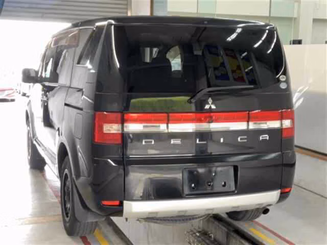 MITSUBISHI DELICA D:5