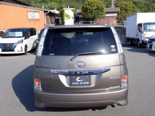 TOYOTA ISIS