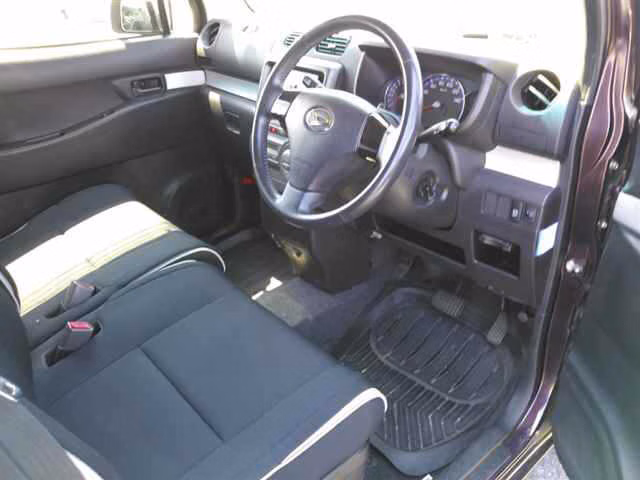DAIHATSU MOVE CONTE