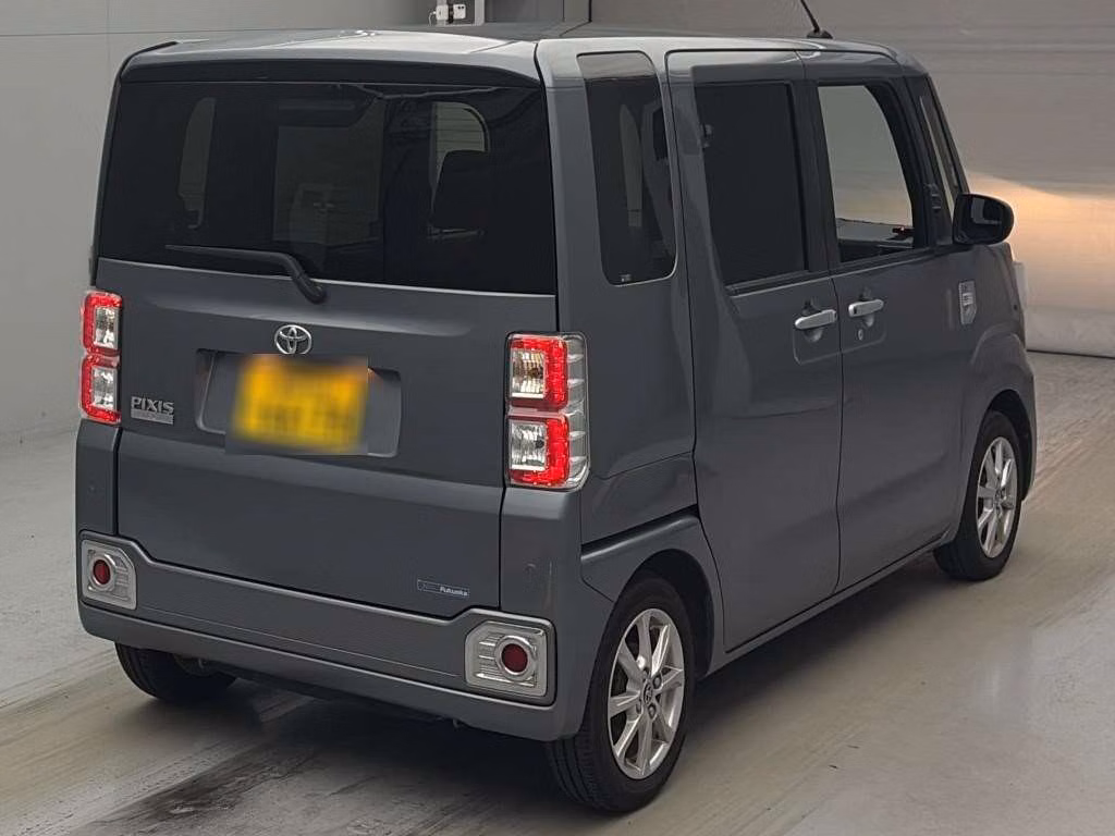 TOYOTA PIXIS MEGA