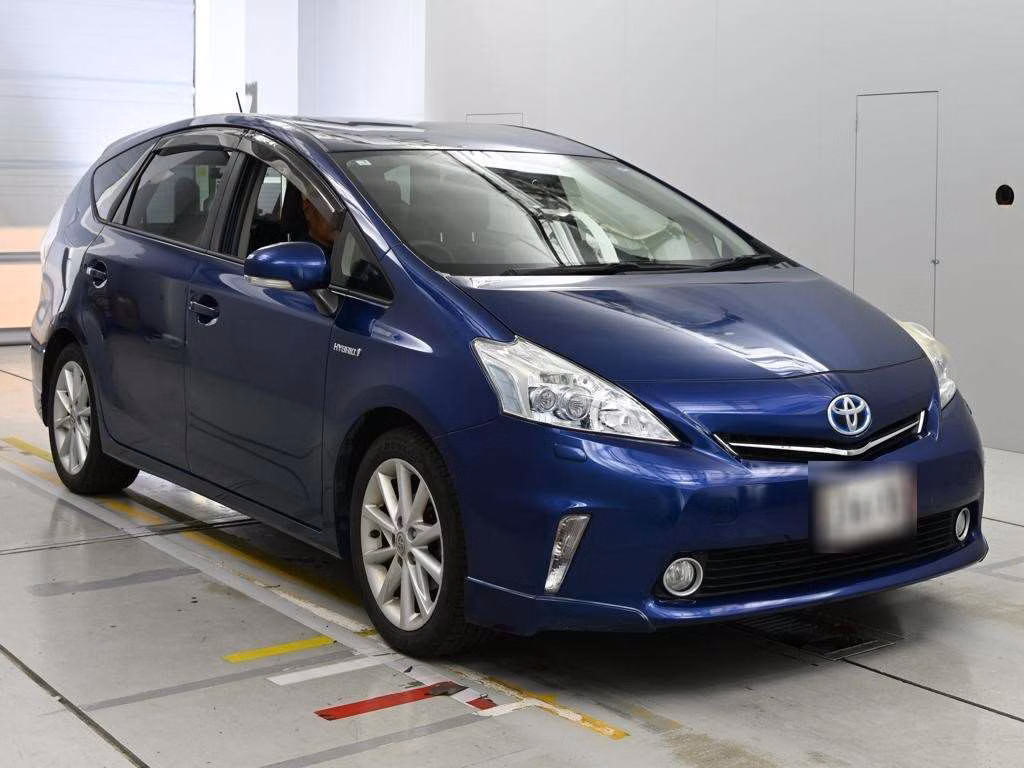 TOYOTA PRIUS ALPHA