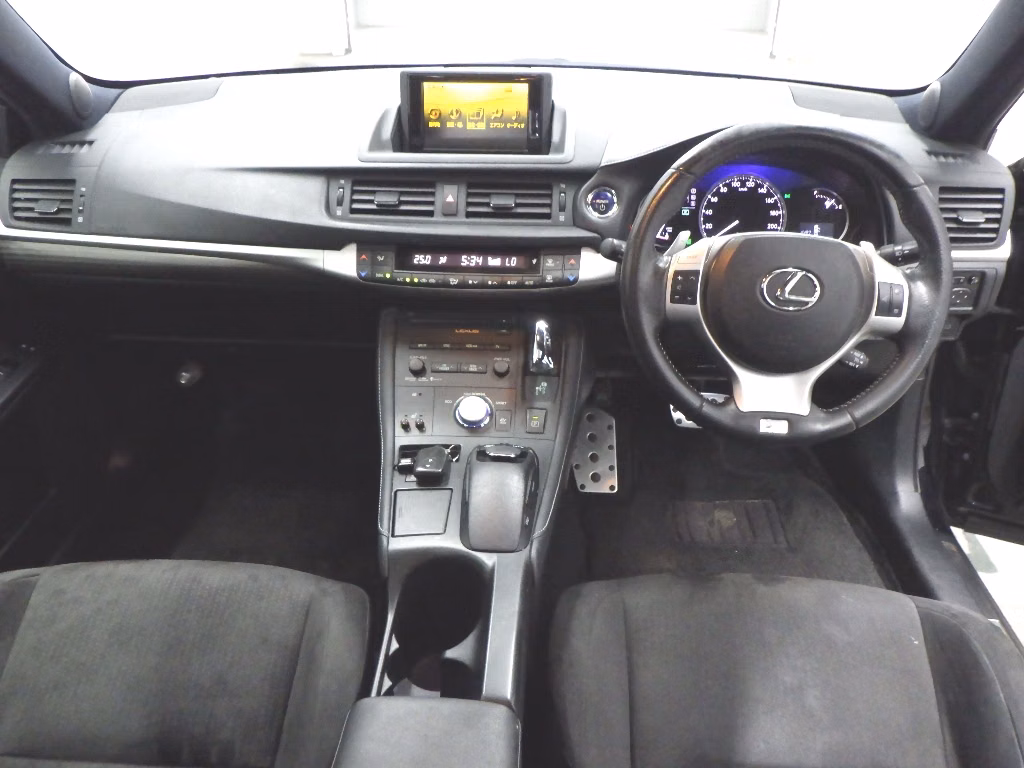 LEXUS CT200H