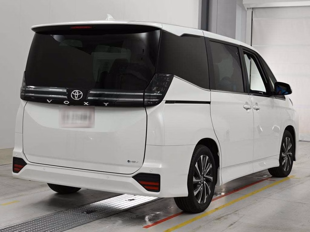 TOYOTA VOXY