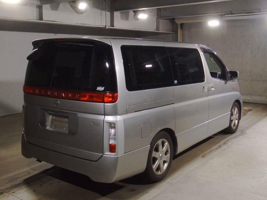 NISSAN ELGRAND