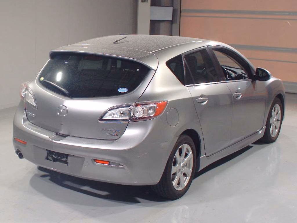 MAZDA AXELA